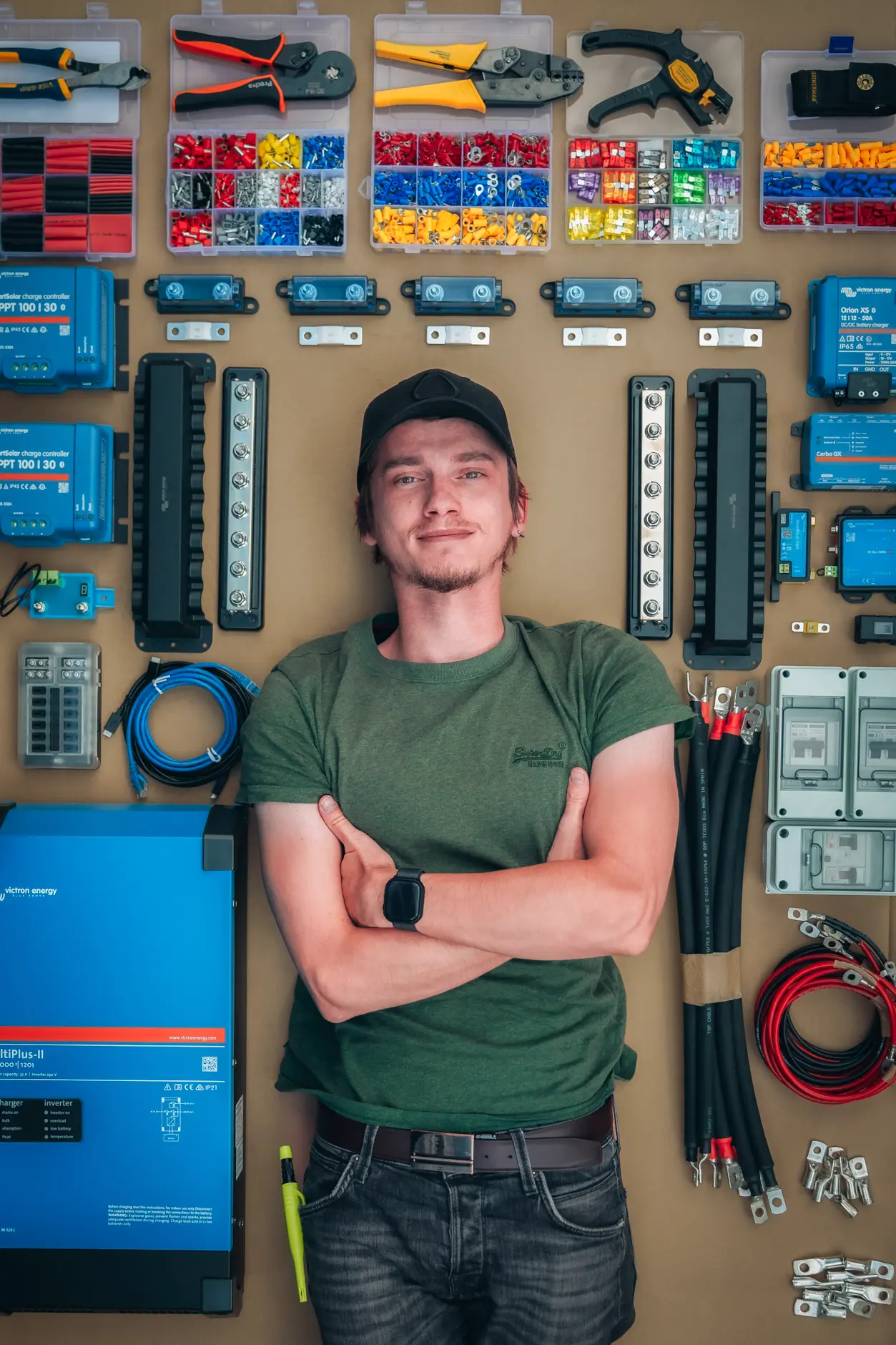 Loïc dans son fourgon aménagé